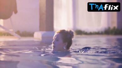 Nika Vigel Sexy Scene in Pozhit Kak Lyudi