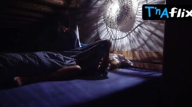 Lenka Arnold Lesbian Scene in Uberall Gibt Es Ein Hausen