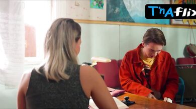 Unknown Sexy Scene in Pro Eto Samoe