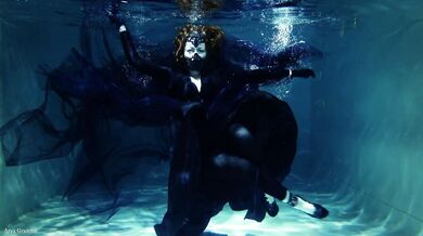 underwater moments: gothic mood