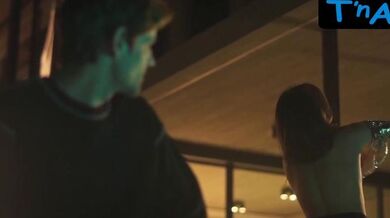 Elea Rochera Sexy Scene in Mala Influencia