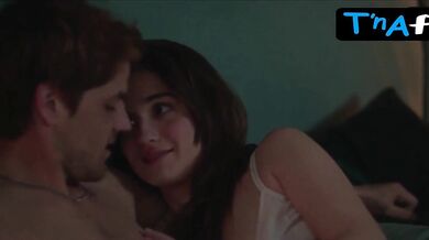 Elea Rochera Sexy Scene in Mala Influencia