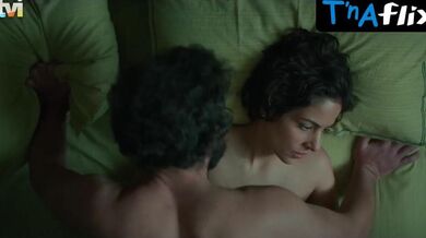 Joana Botelho Sexy Scene in Mulheres, As Armas