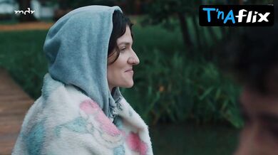 Victoria Findlay Butt, Breasts Scene in Kennt Ihr Euch?