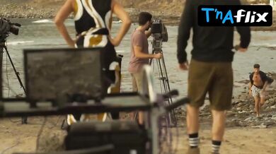 Denisse Pena Breasts Scene in Una Vida Menos En Canarias