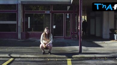 Agathe Lecomte Bush Scene in Bloc B