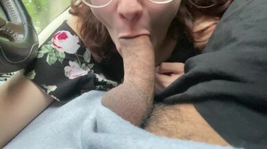 PETITE SLUT GIVES CAR HEAD FOR THE FIRST TIME