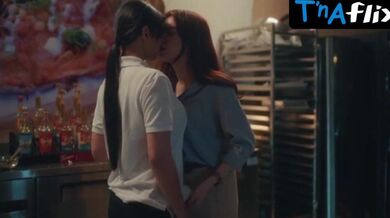 Micaella Raz Lesbian, Butt Scene in Rapsa