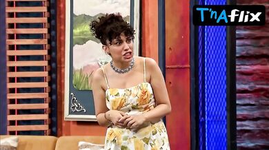 Tuba Yilmaz Sexy Scene in Cok Guzel Hareketler 2