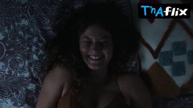 Luana Knoll Breasts, Underwear Scene in Sex Zimmer, Kuche, Bad