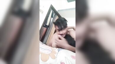 Dost Ke Flat Mein Bina Ruke Lipat Gayi Jawan Jodi