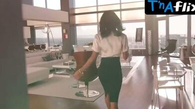 Elizabeth Grullon Sexy Scene in The Catch