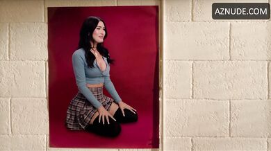 Megan Fox Sexy Scene in Overcompensating