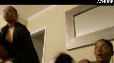 Christianne 'Chrissy Cindy' Jones Sexy Scene in The Grinch That Stole B*Tches