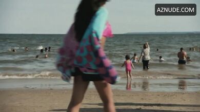 Kota Johan Bikini Scene in Tendaberry