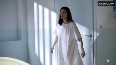 Odile Vuillemin Butt Scene in Profilage