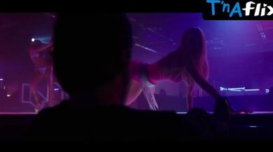 Meadow Williams Butt, Breasts Scene in Den Of Thieves