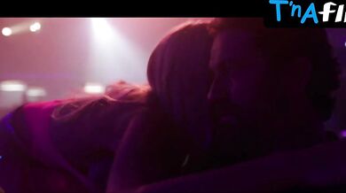 Meadow Williams Butt, Breasts Scene in Den Of Thieves