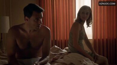 Caitlin Fitzgerald Breasts Scene in Masters Of Sex
