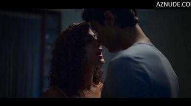 Shweta Basu Prasad Sexy Scene in Shweta Basu Prasad, Zarin Shihab, Aahana Kumra India Lockdown Hot Scene Compilation