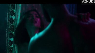 Shweta Basu Prasad Sexy Scene in Shweta Basu Prasad, Zarin Shihab, Aahana Kumra India Lockdown Hot Scene Compilation