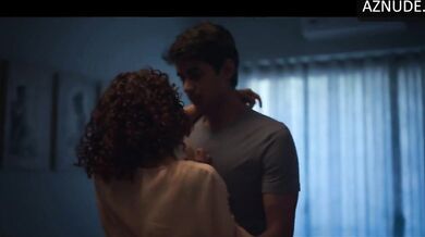 Shweta Basu Prasad Sexy Scene in Shweta Basu Prasad, Zarin Shihab, Aahana Kumra India Lockdown Hot Scene Compilation