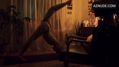 Jenna Kanell Sexy Scene in Feign