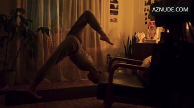 Jenna Kanell Sexy Scene in Feign