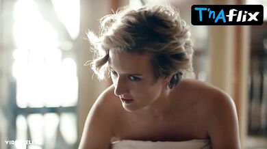 Yanina Isaichkina Sexy Scene in Balabol