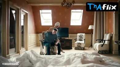 Yanina Isaichkina Sexy Scene in Balabol