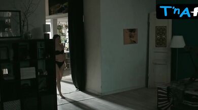 Mariya Rival Butt, Breasts Scene in Ya Nichego Ne Pomnyu