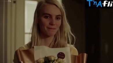 Yuliya Shul'Eva Underwear Scene in Pervyj Sneg