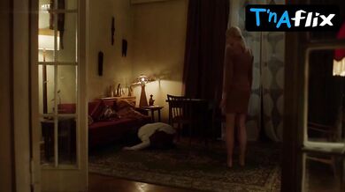 Yuliya Shul'Eva Underwear Scene in Pervyj Sneg