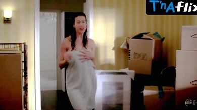 Kate Walsh Sexy Scene in Private Practice