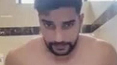 Web Series Actress Tina Nadni Sexy With Bf In Bathtub ?