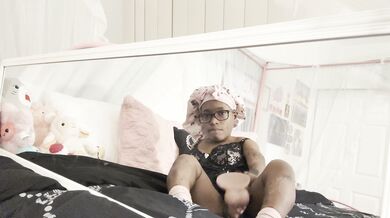 Big toy penetration makes her CREAM