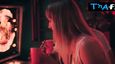 Hannah Cheesman Sexy Scene in The Definites