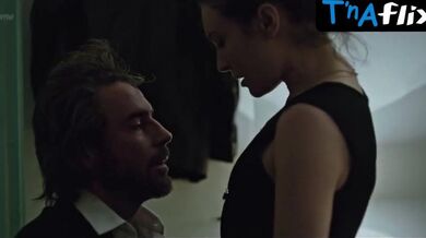 Aliette Opheim Butt Scene in Hassel