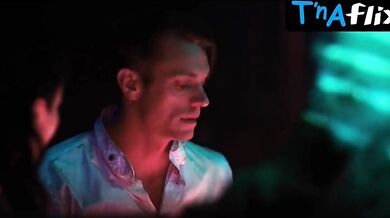 Lisa Chandler Lesbian, Butt Scene in Altered Carbon