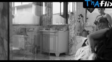 Monica Bellucci Breasts Scene in Rose, C'Est Paris