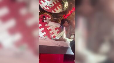 My boyfriend fucks my pussy on all fours until I have an orgasm.