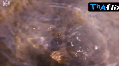 Lilly Krug Butt, Breasts Scene in Club Der Dinosaurier