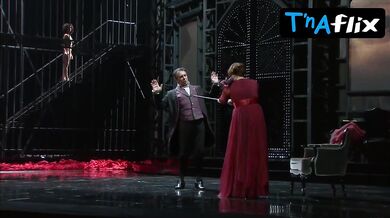 Ana Bercianos Butt, Breasts Scene in De Teatro Madrid