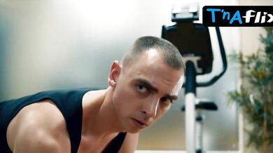 Mariya Krotova Sexy Scene in Bednye Smeyutsya, Bogatye Plachut