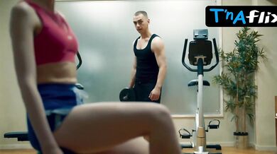 Mariya Krotova Sexy Scene in Bednye Smeyutsya, Bogatye Plachut