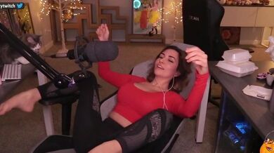 Alinity Sexy Feet Twitch Video
