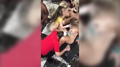 A party in the middle of the carnival