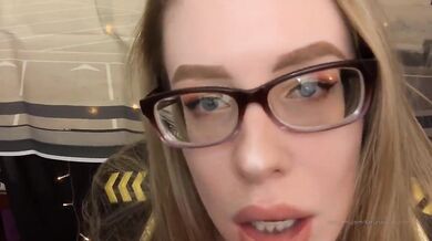 Stewardess – Karuna Satori