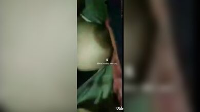 Two Indian Girls Showing Her Nudes Which Goes Viral#15