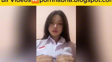 ABG Cantik Masih Pakai Seragam